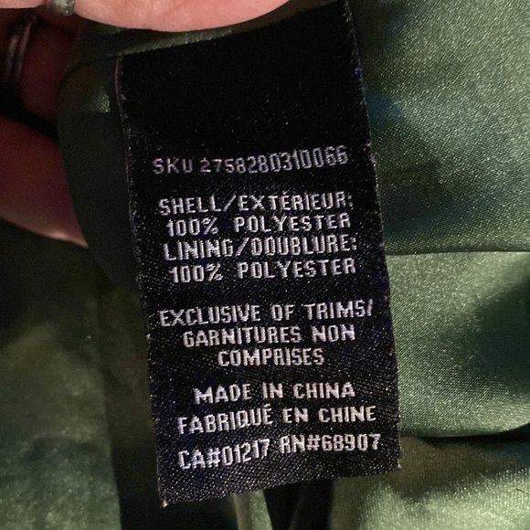 Le Château | Elastic waist. Wrap dress. Silk looking green mini dress. Size M. - Picture 7 of 9